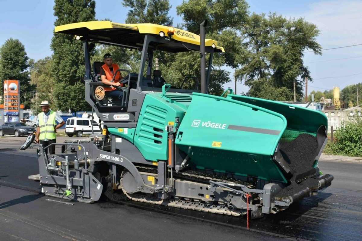 Асфальтоукладчик Volvo p7820d