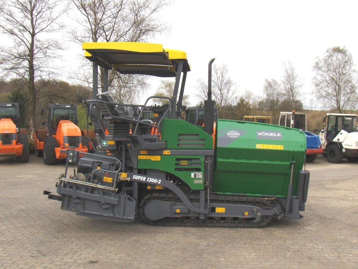 Асфальтоукладчик Vogele super 1300-3