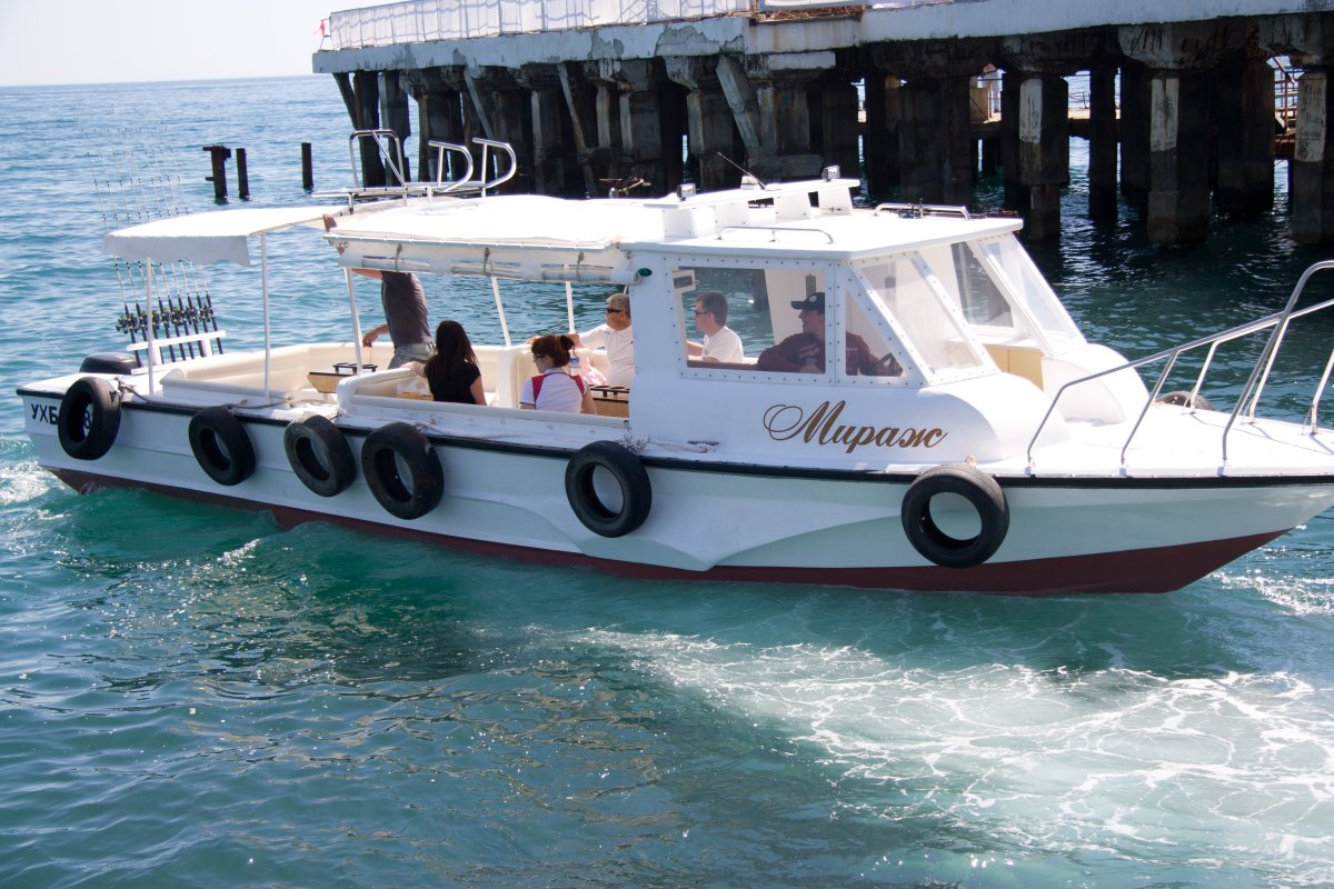 Прогулочный катер КС-110