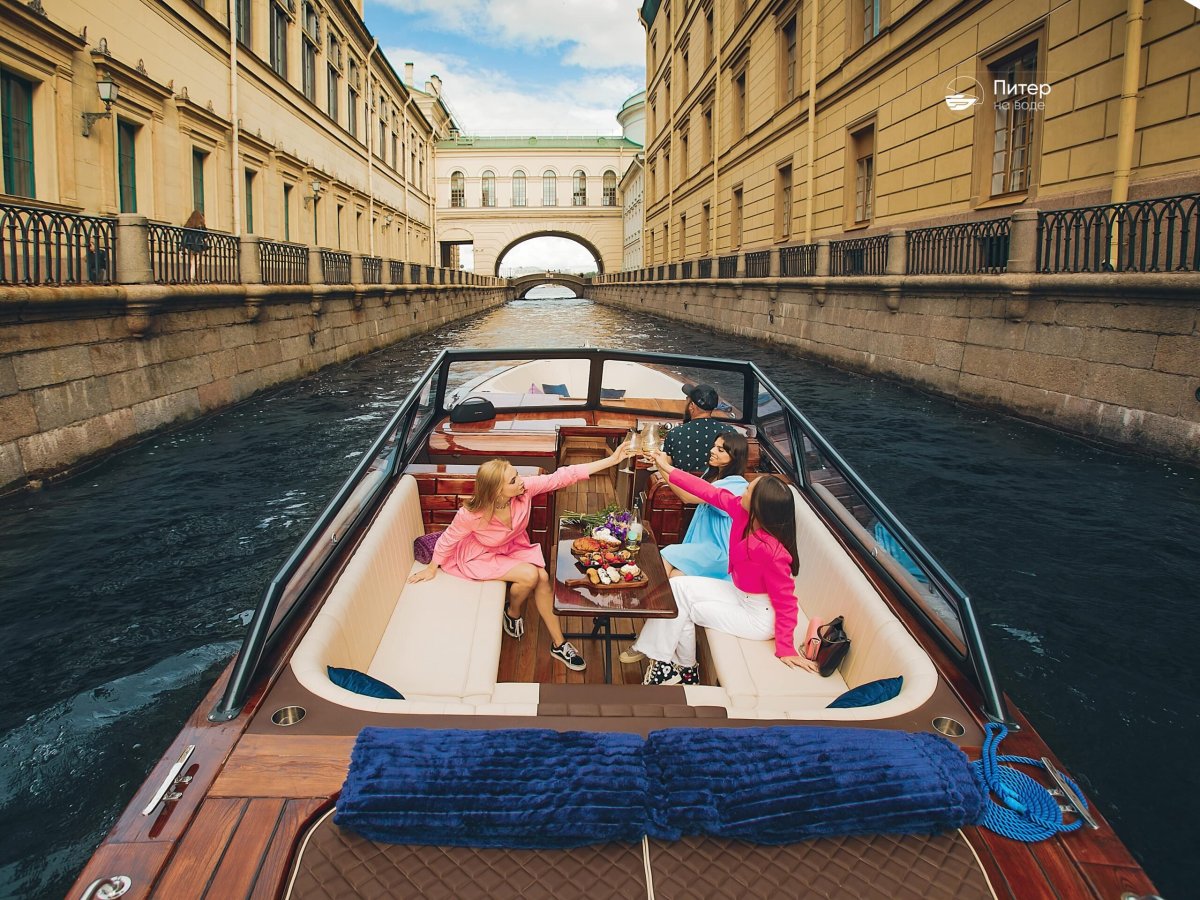 Прогулка на катере СПБ