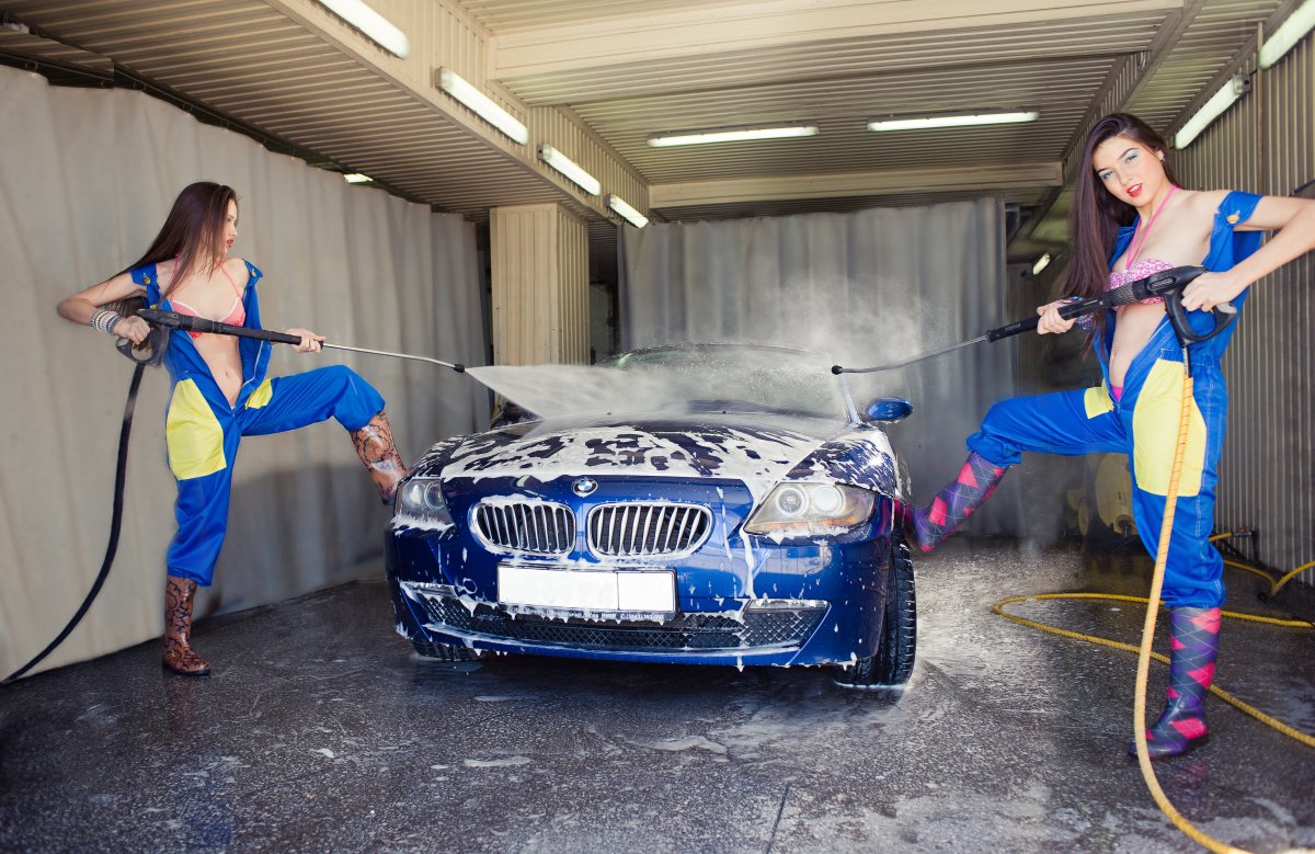 Мойщик автомобилей