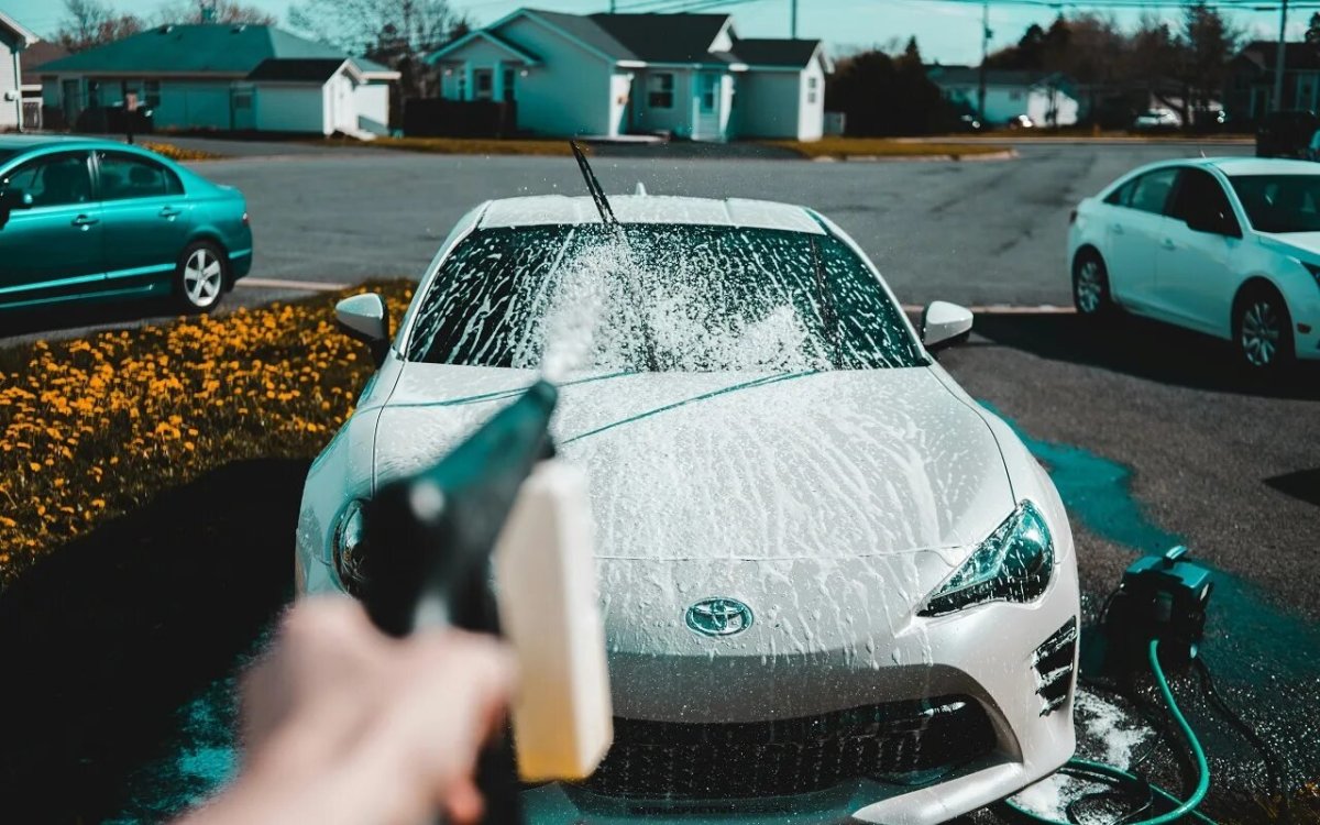 Бесконтактная мойка автомобиля