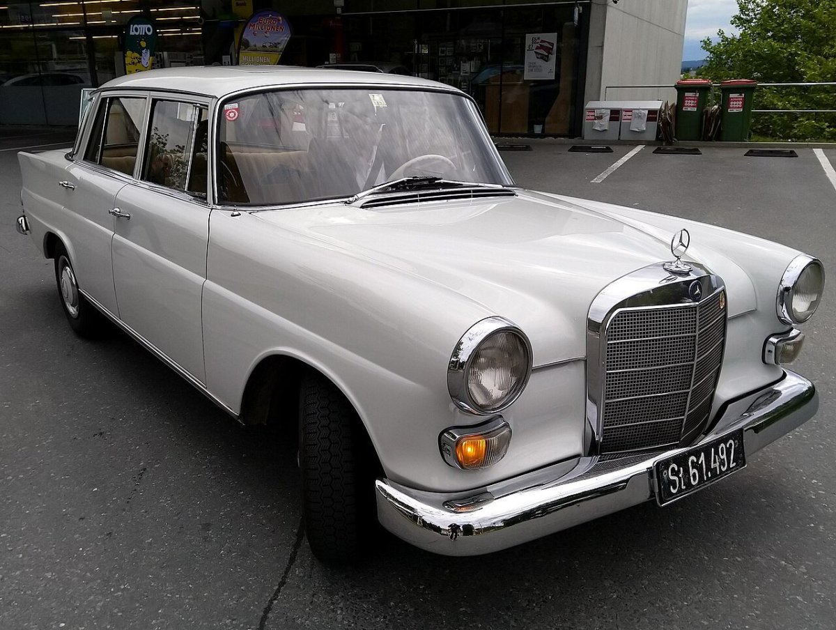 Mercedes w110