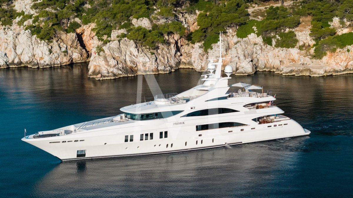 Моторная яхта