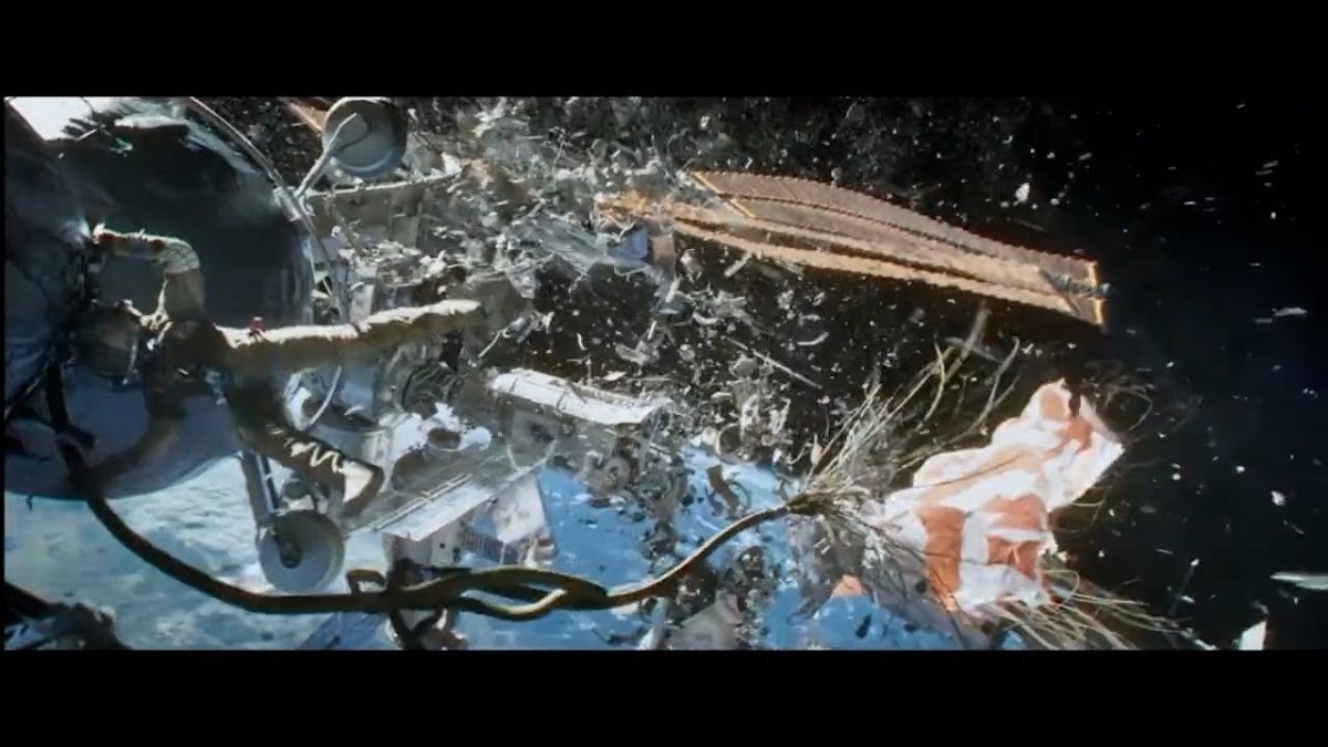 Столкновение космического мусора со спутником