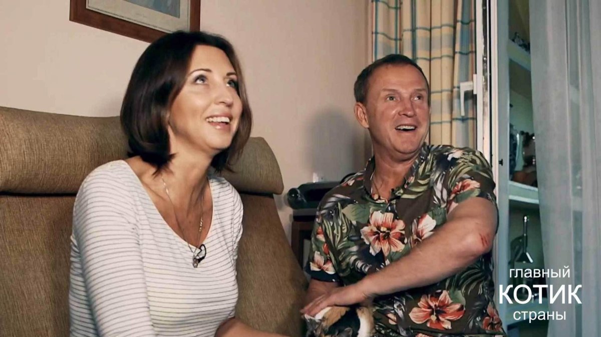 Виктор Рыбин с котами