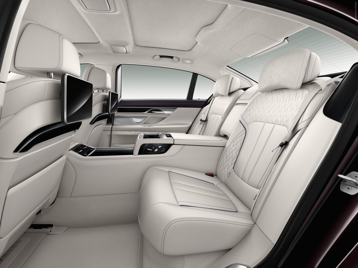 BMW m760li XDRIVE v12 Excellence