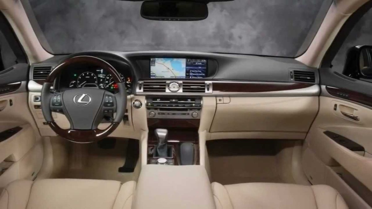 Лексус 460 седан салон