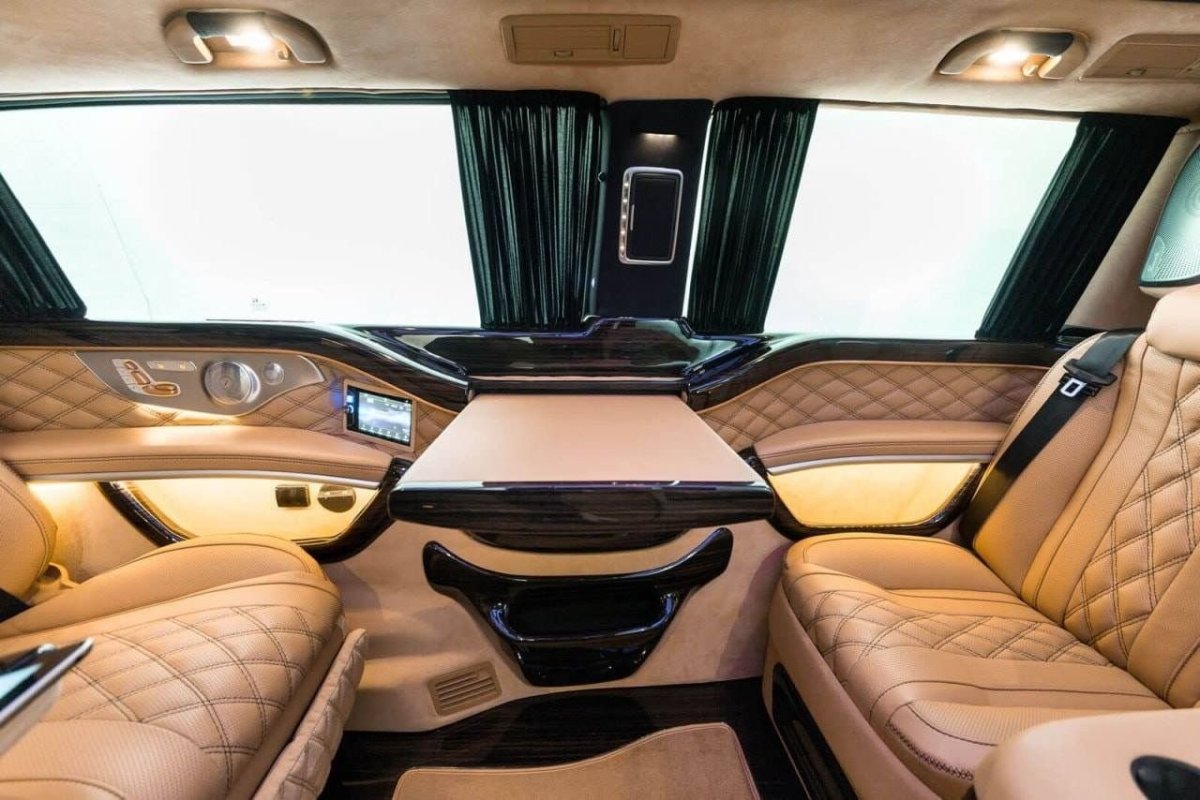 Мерседес Майбах микроавтобус