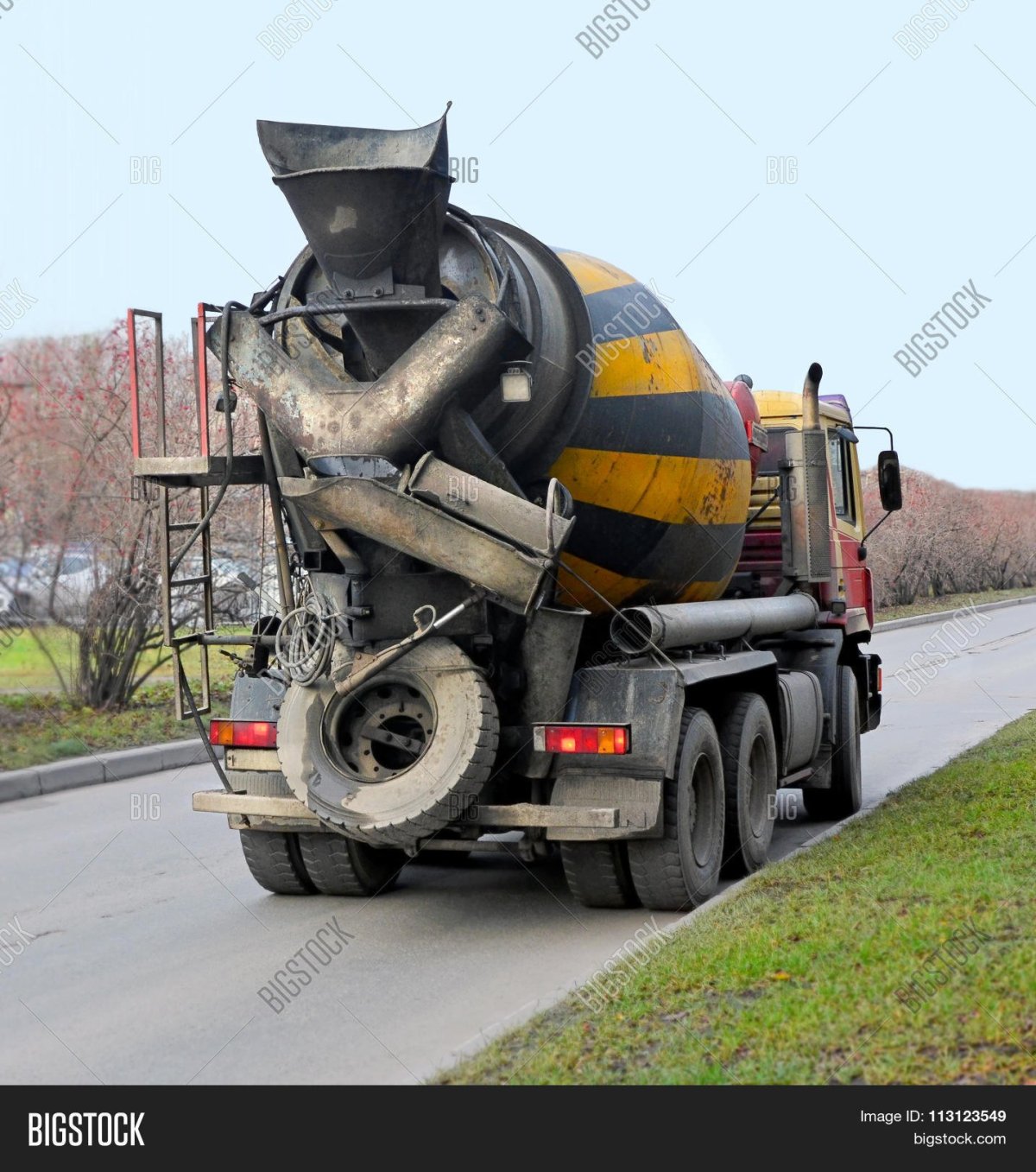 Машина бетономешалка