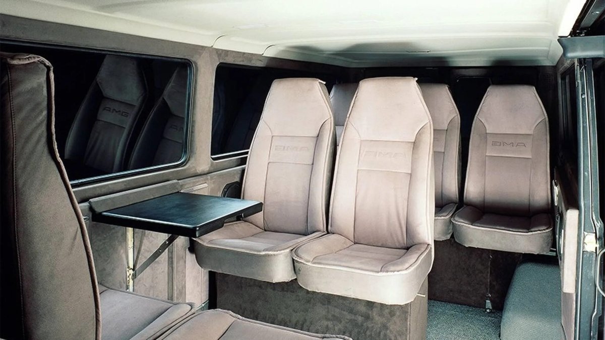 Mercedes Benz mb100d салон