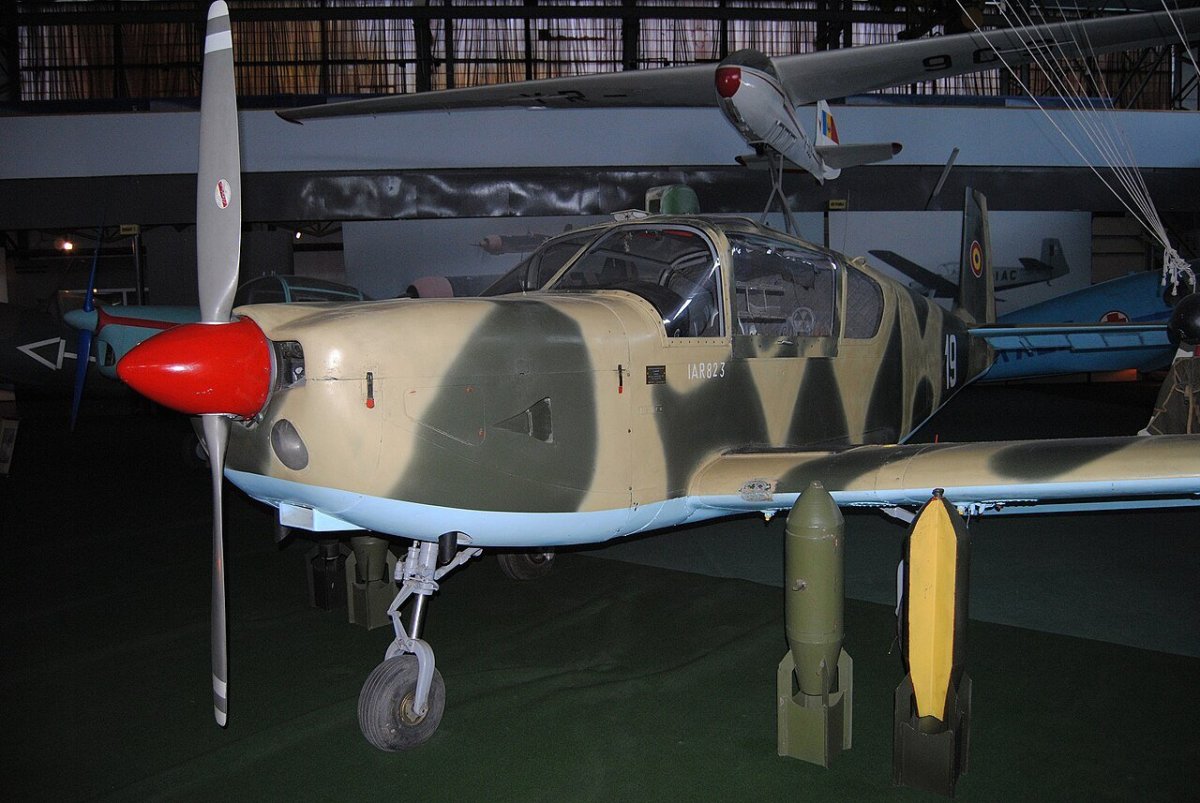 Iar 823