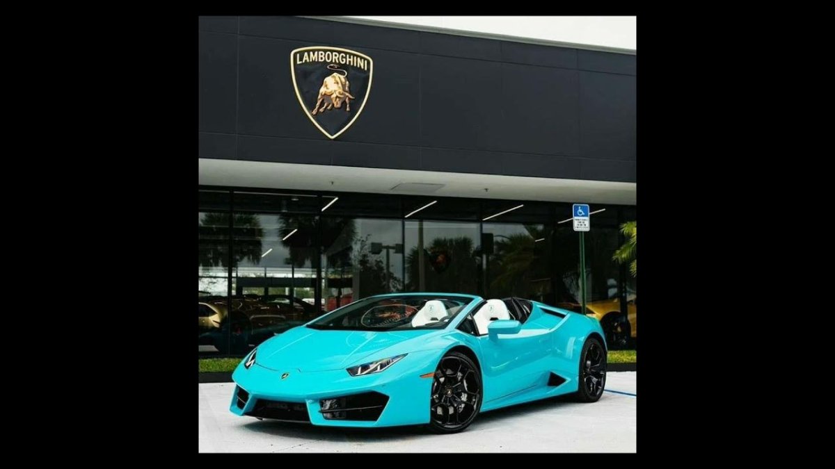 Lamborghini Nike белая