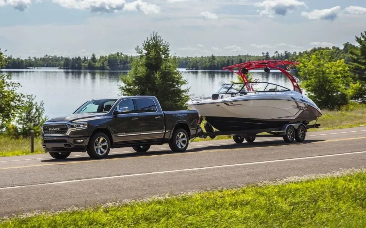 Авто для буксировки катера