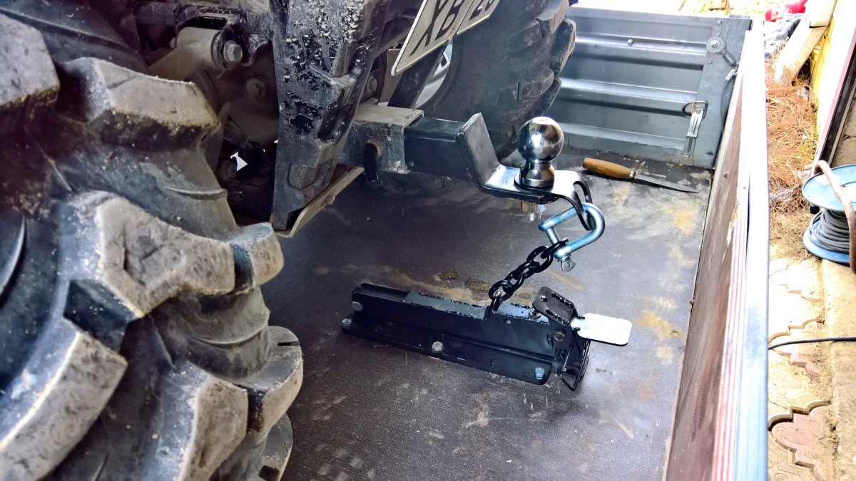 Крепление квадроцикла в прицепе МЗСА