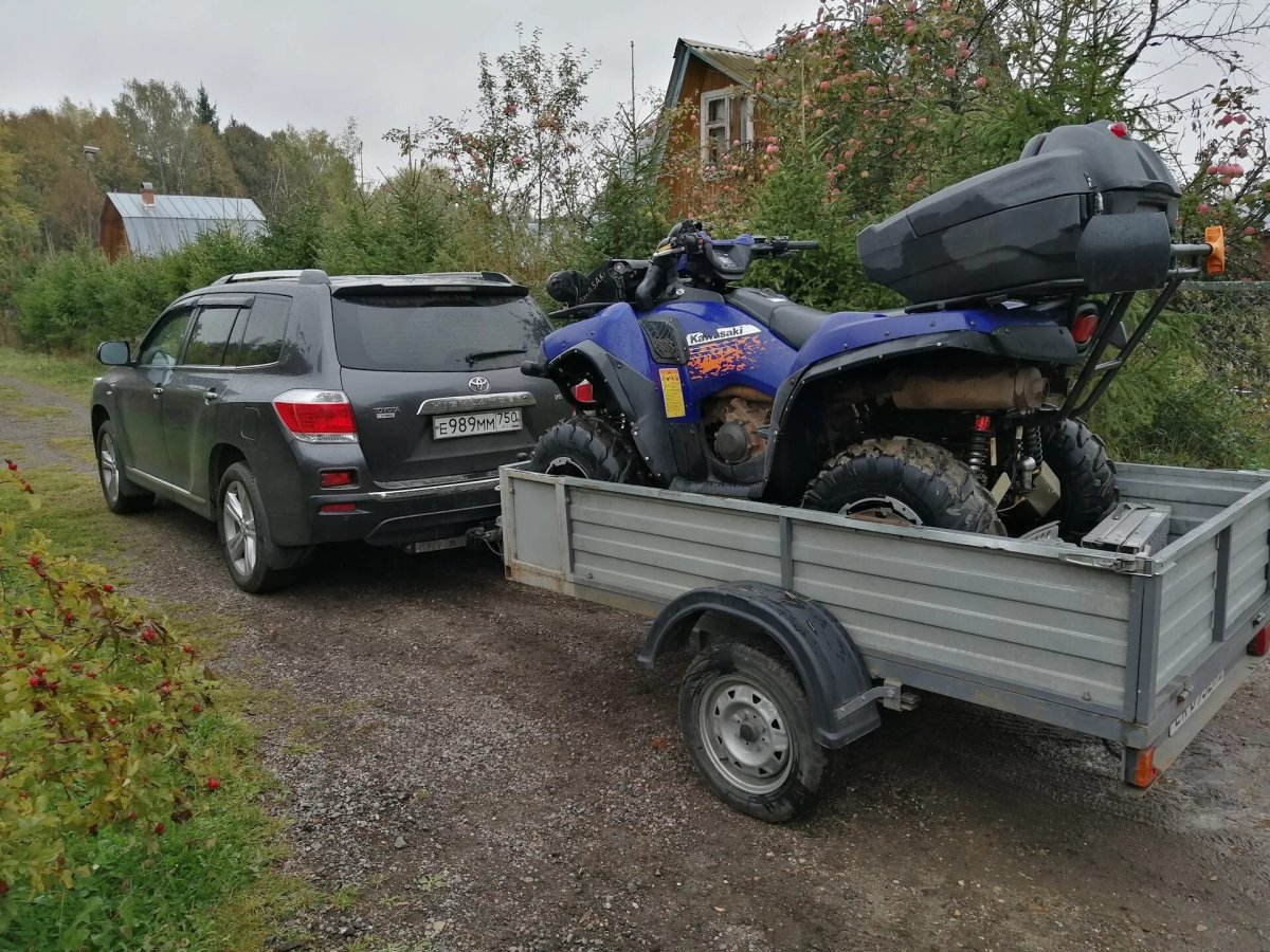 Тойота хайлендер прицеп снегоход