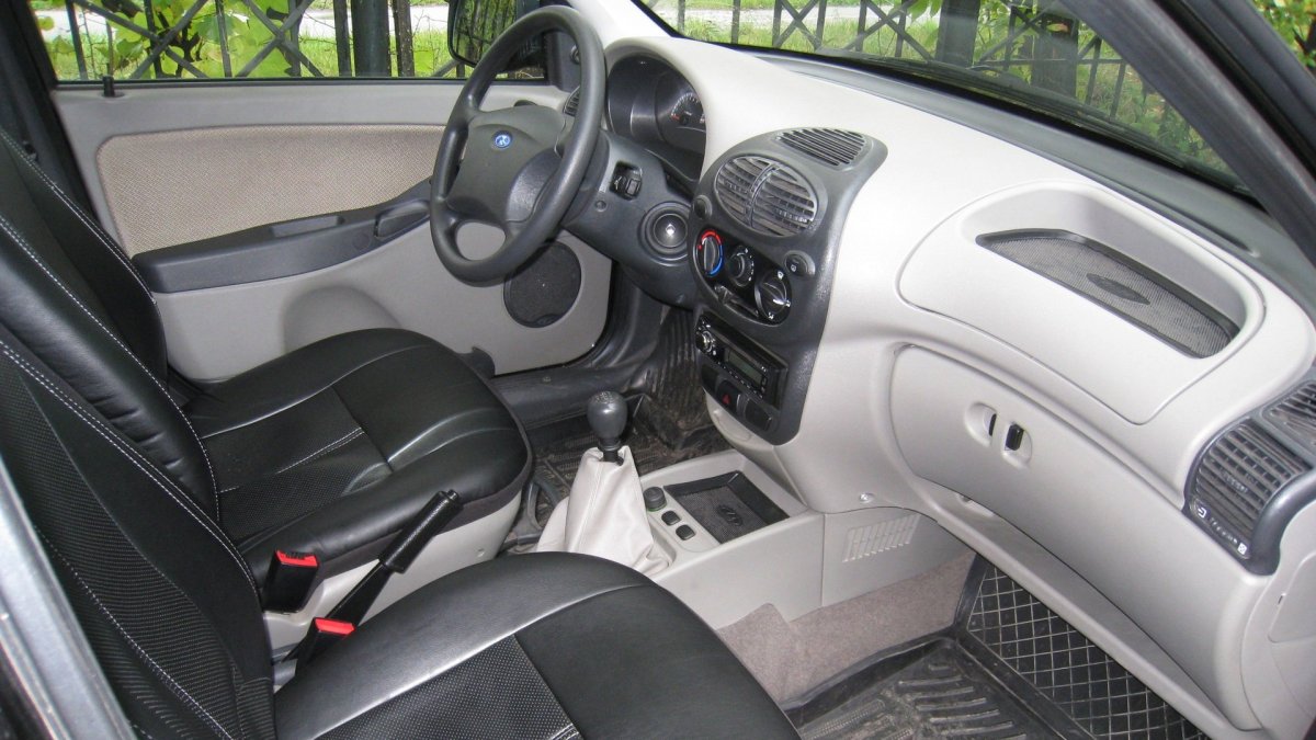 Черный салона Лада Калина 1 хэтчбек