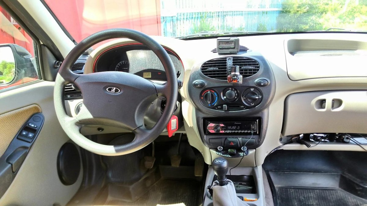 Лада Калина универсал 2010 салон