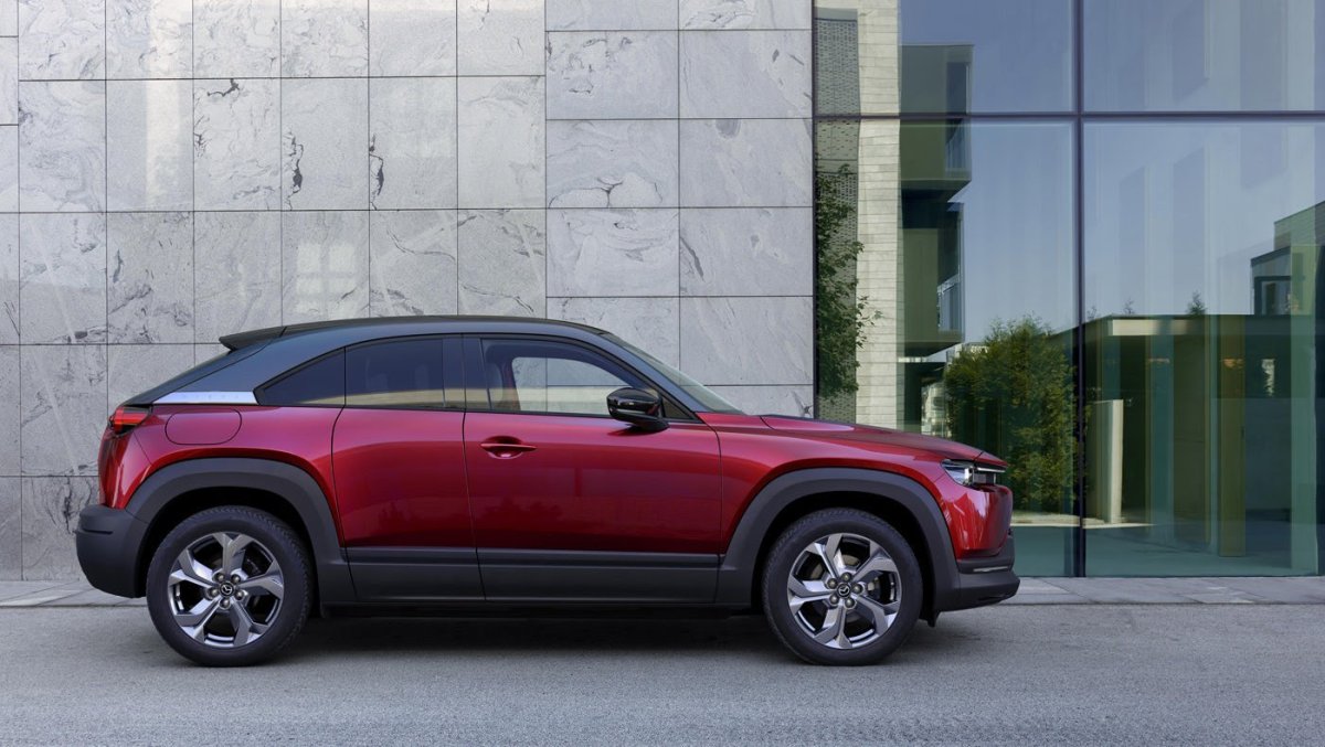 Mazda MX-30 электромобиль