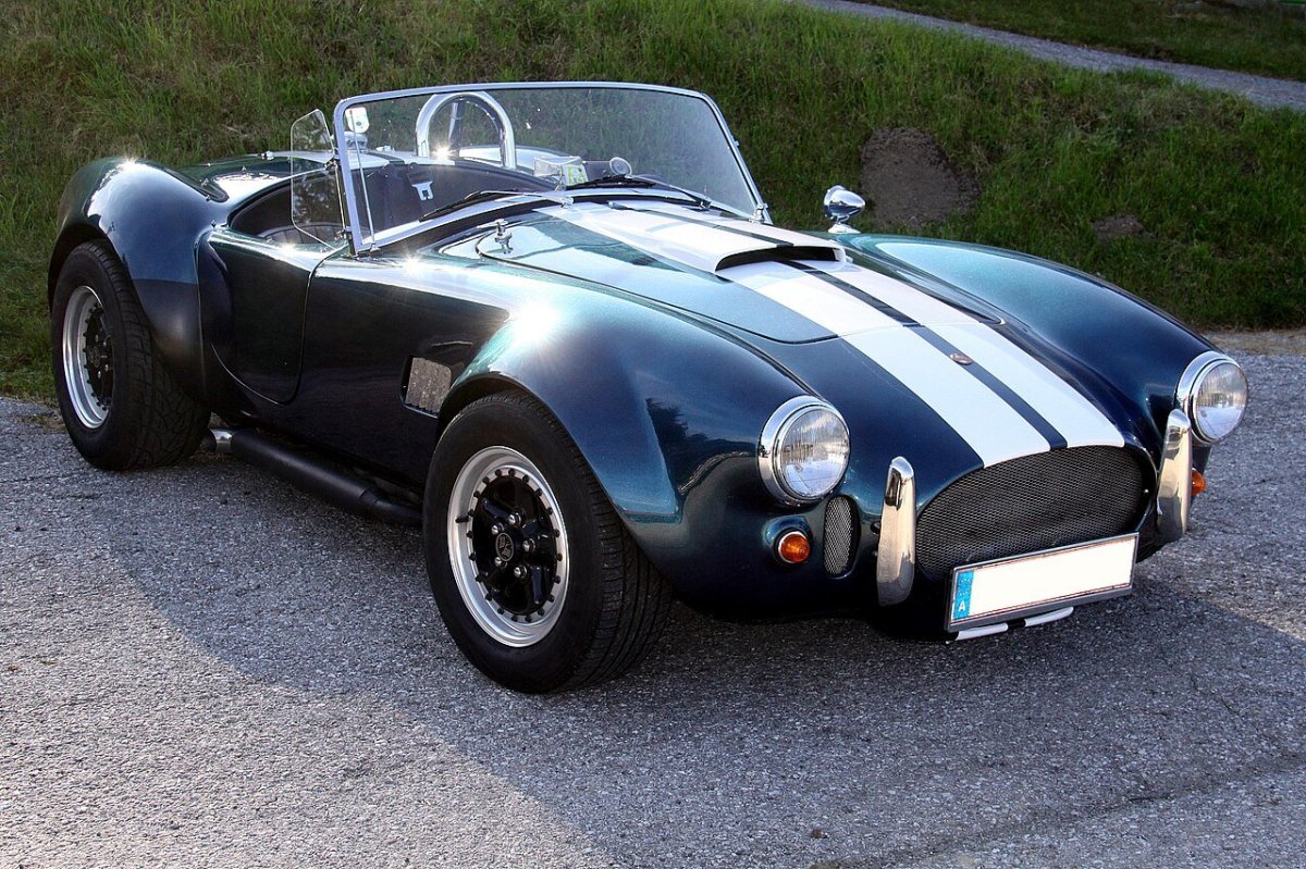 Машина AC Cobra