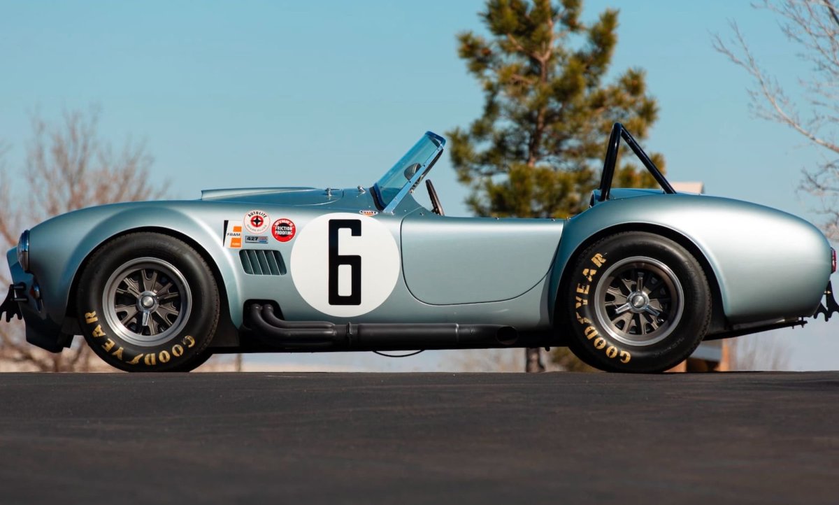 Шелби Кобра с крышей