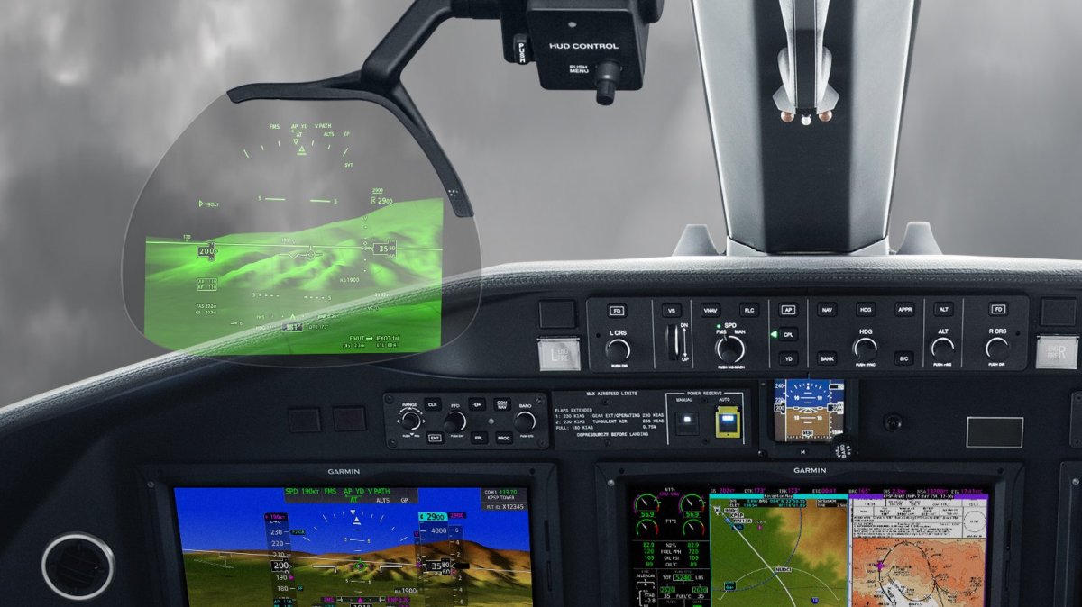 Garmin head up display