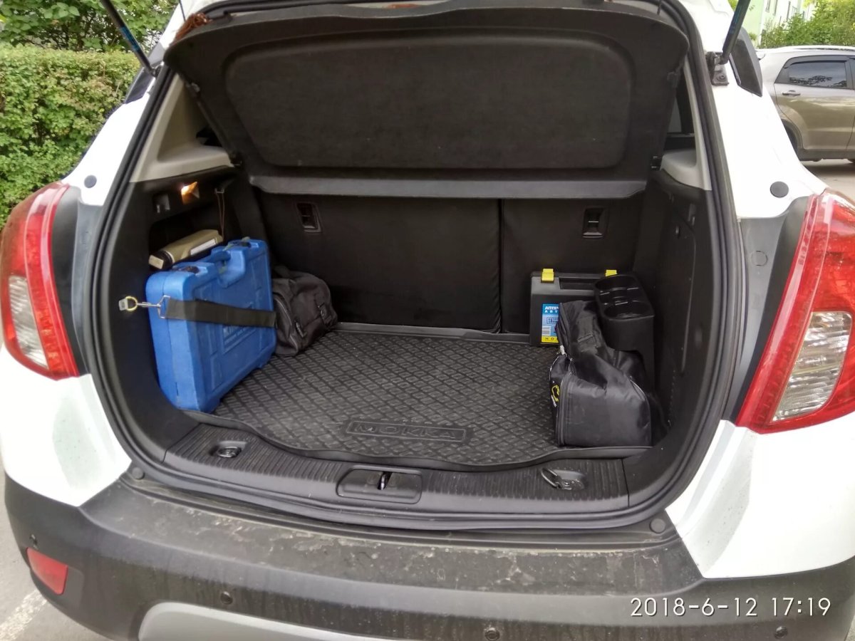 Opel Mokka 2018 багажник