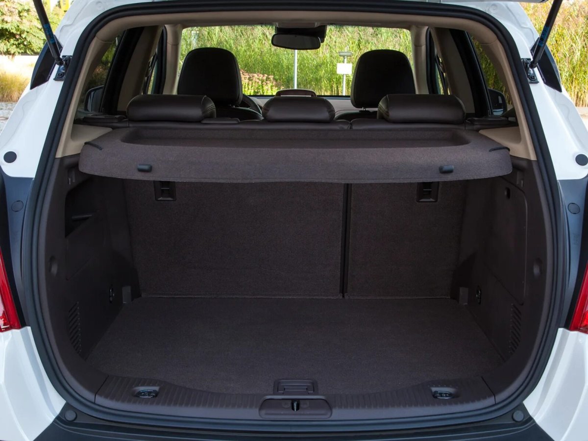 Opel Mokka багажник