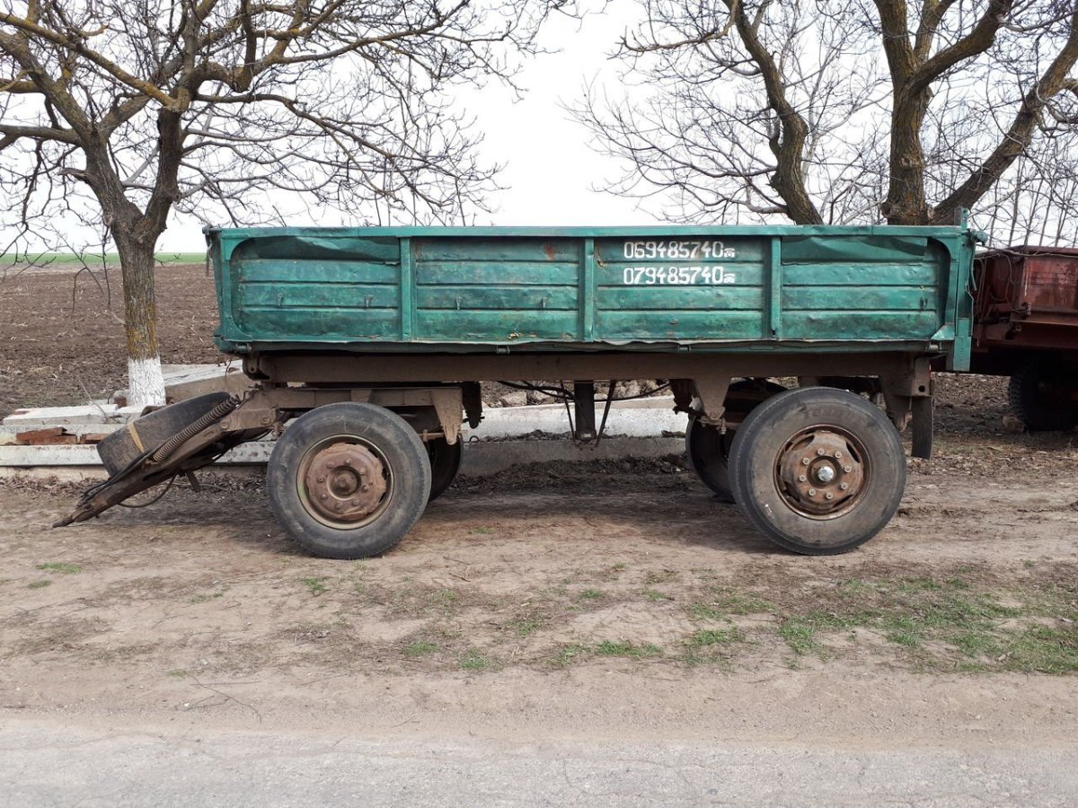 Одноосный прицеп ЗИЛ 130