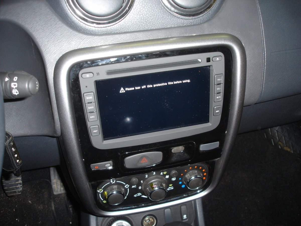 Штатная магнитола навигация Рено Дастер 2013