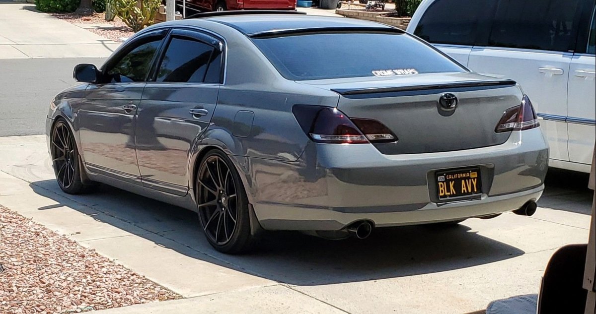 Тойота Авалон 2005