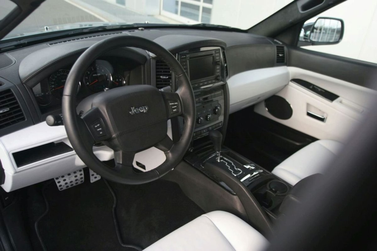 Jeep Grand Cherokee 2009 салон