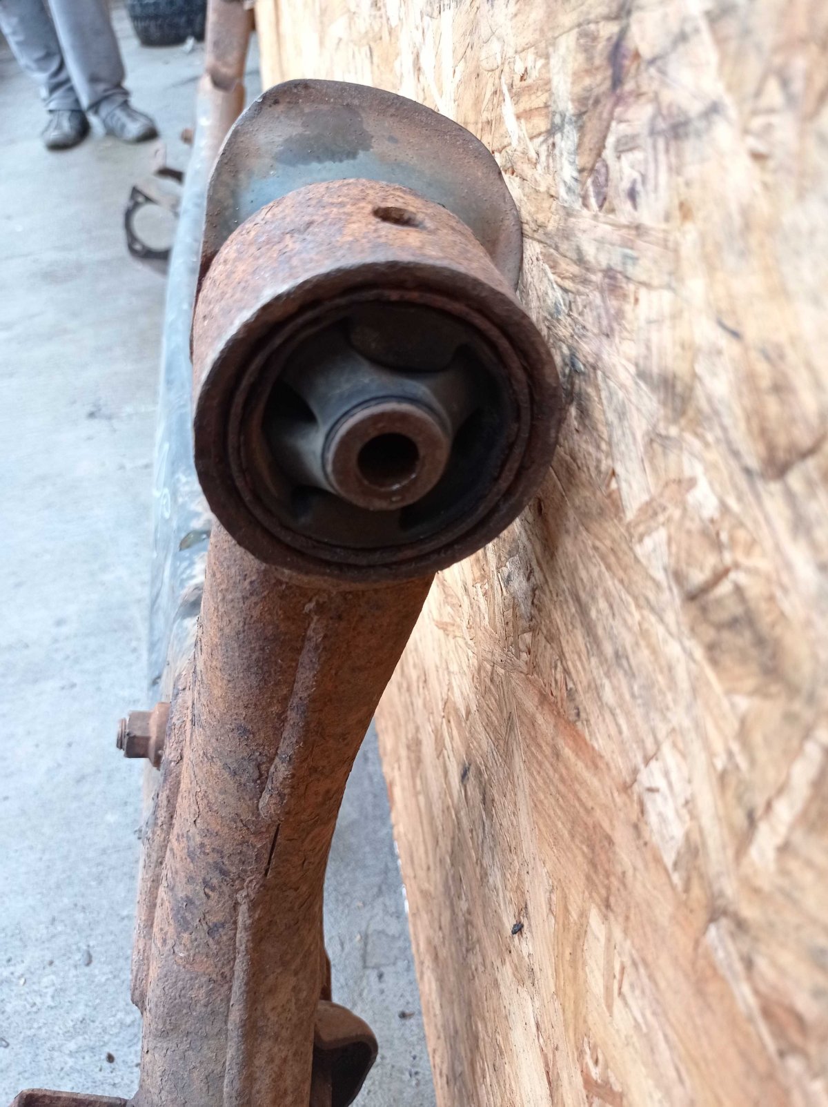 Задняя стойка стабилизатора Понтиак Вайб