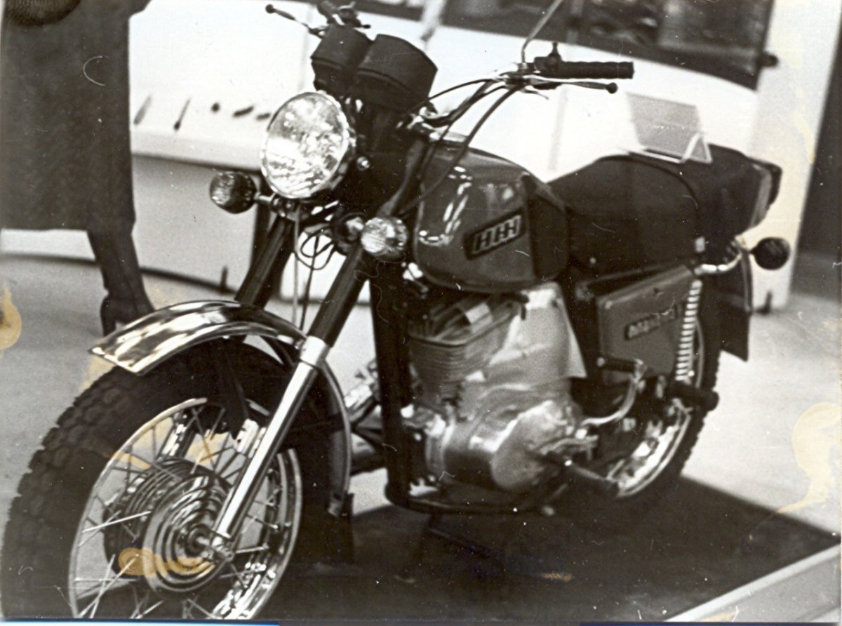 Конвейер мотоциклов ИЖ