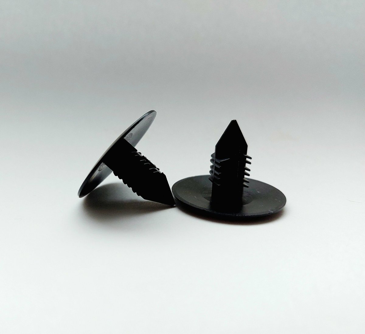 Nissan 7703077435 - клипса