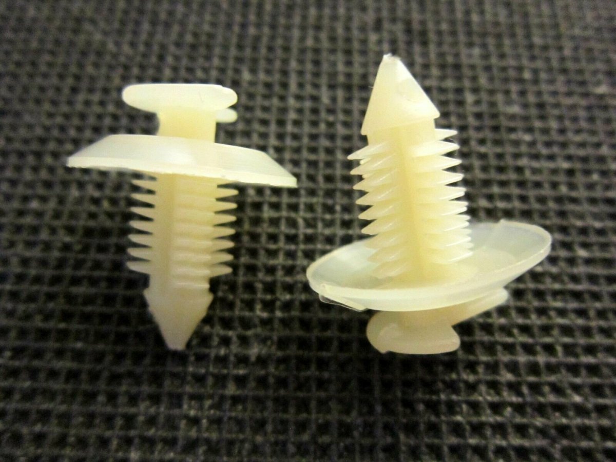 Пистон обшивки ВАЗ 2108