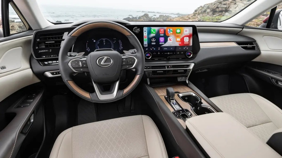 Lexus RX 2023 салон