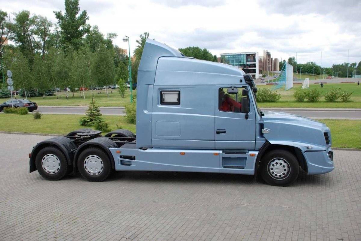 МАЗ 6440 седельный тягач