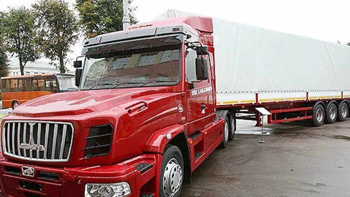 Тягач МАЗ 6440