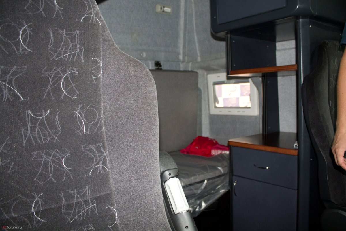 МАЗ 6440ра внутри кабины