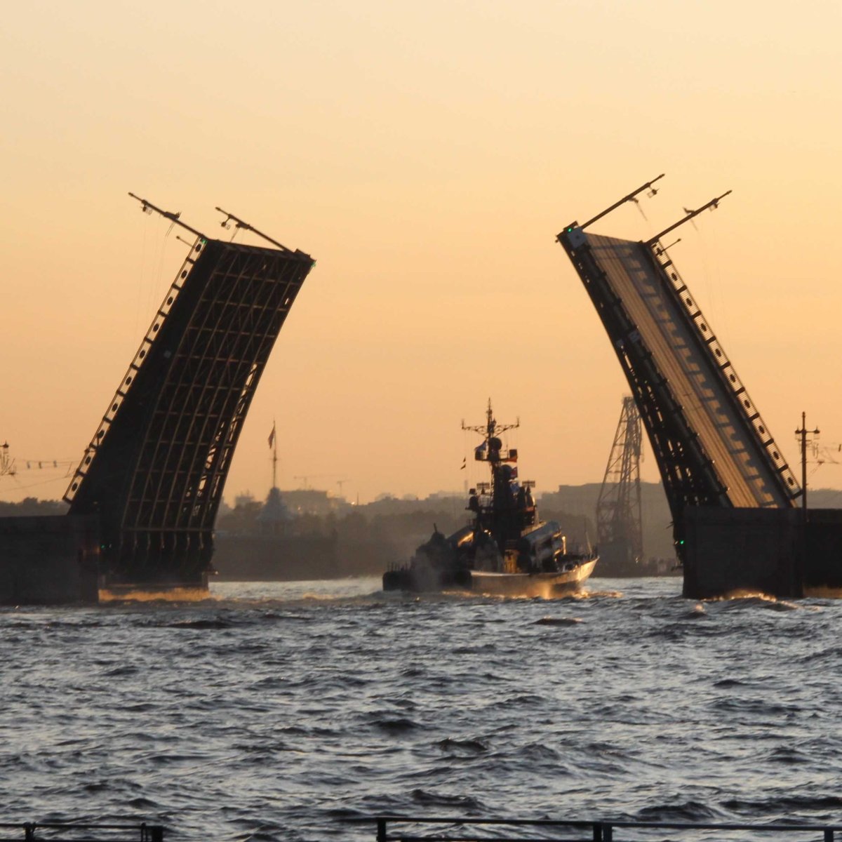 Нева Дворцовый мост