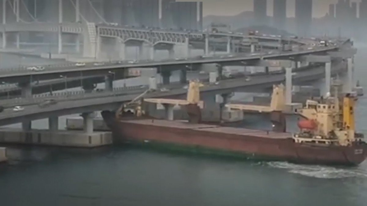 Корабль в Пусан