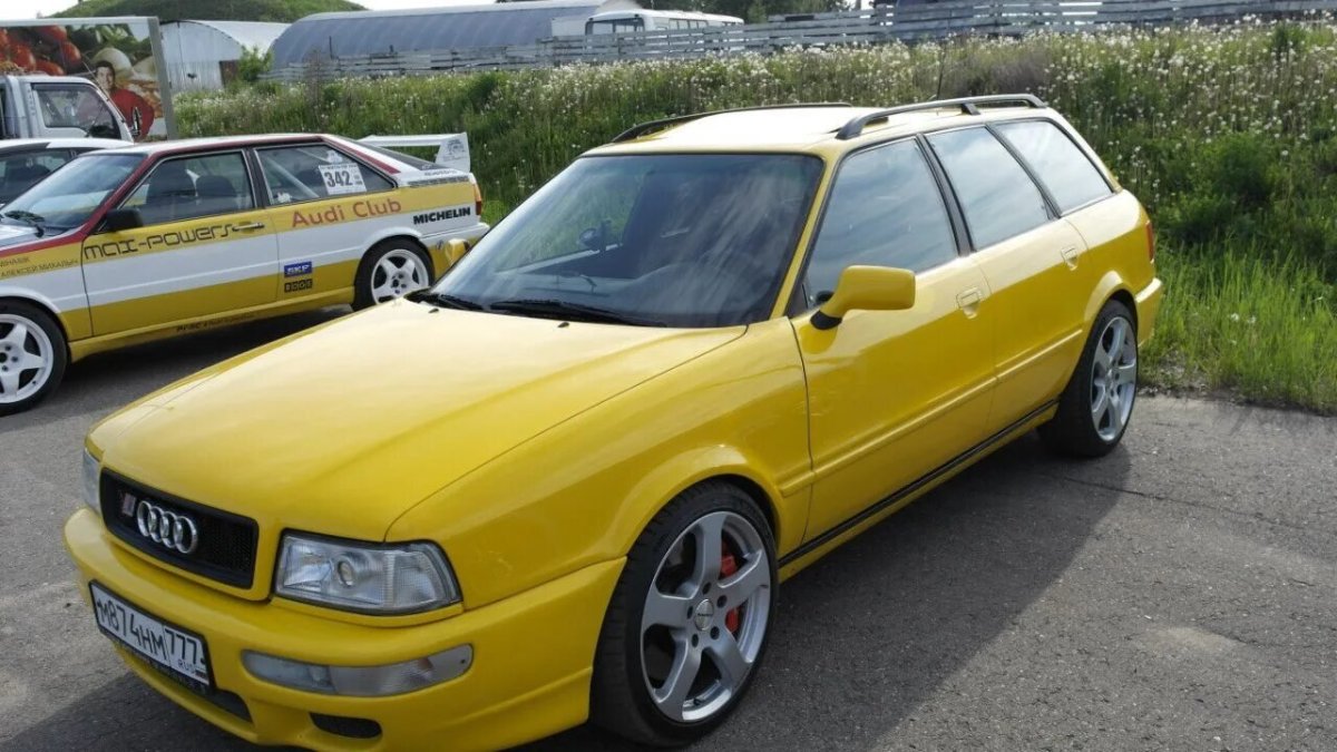 Audi 80 b4 Yellow