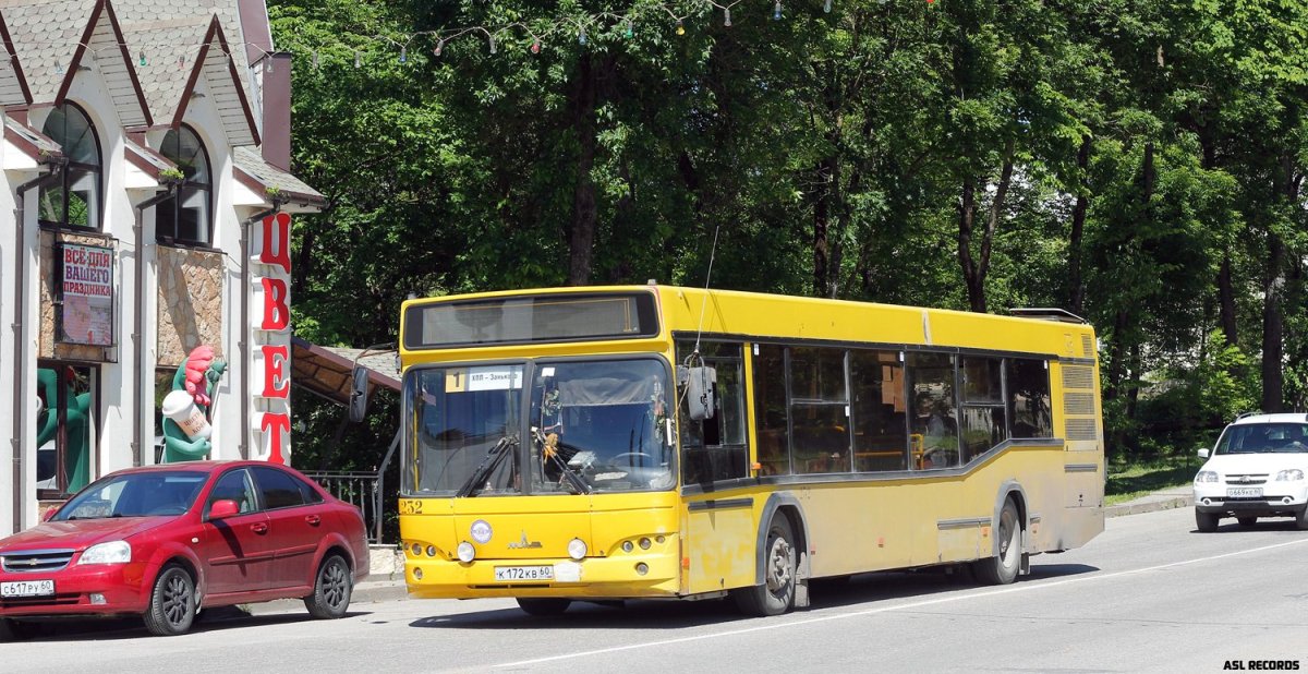 Автобус МАЗ 103 белый