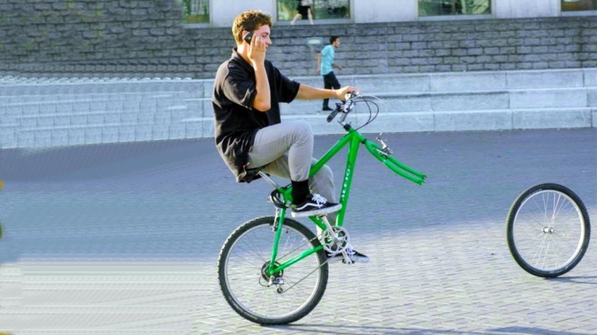 Человек на велосипеде