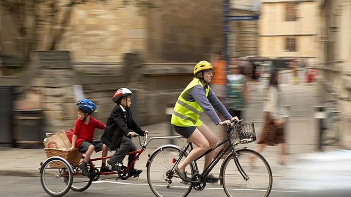 Пассажир на велосипеде