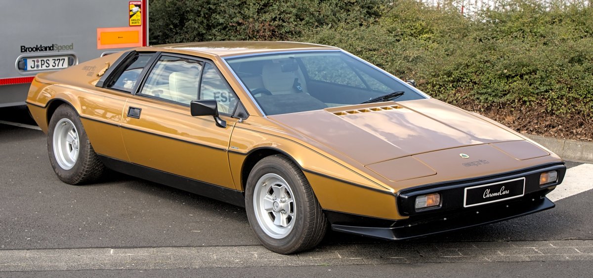 Lotus Esprit из бумаги