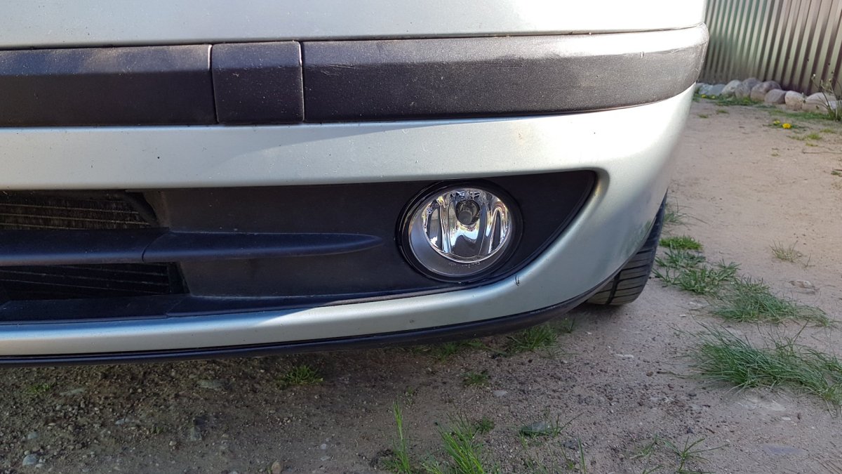 Лагуна 2 2,0л замена противотуманок