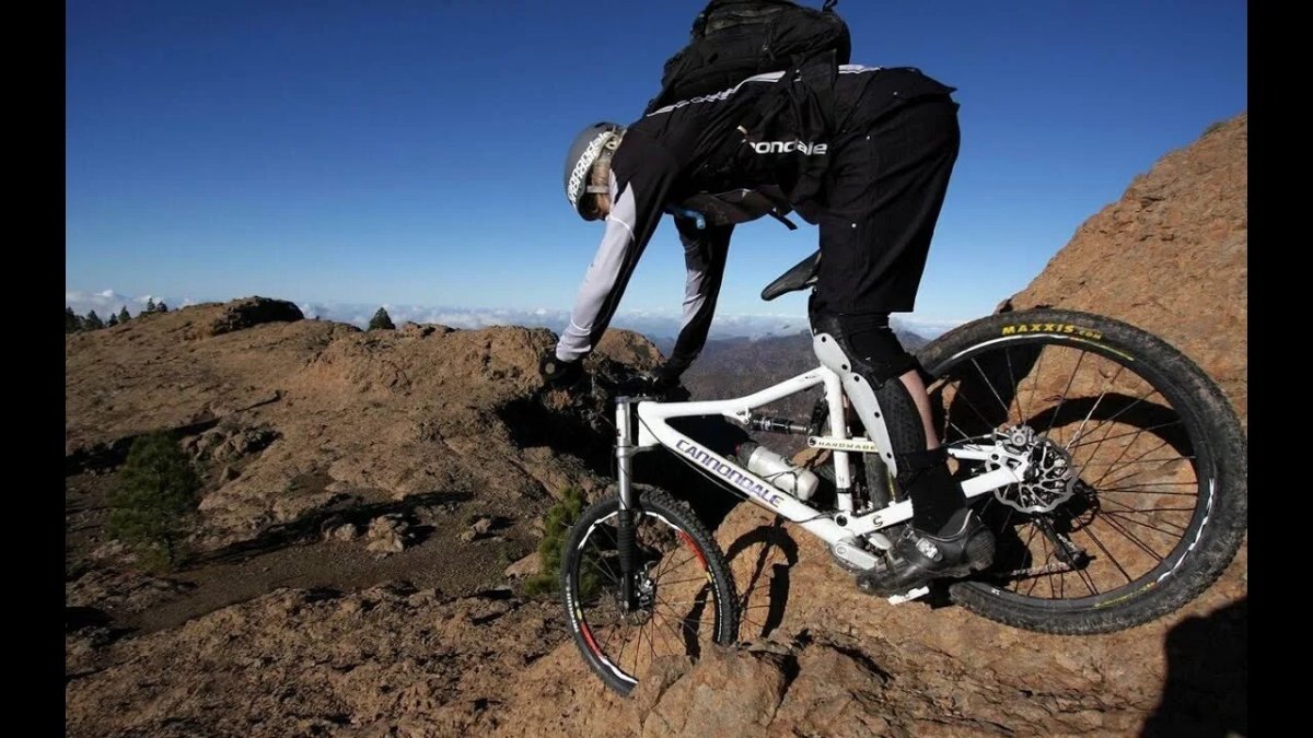 Маунтинбайк велосипед