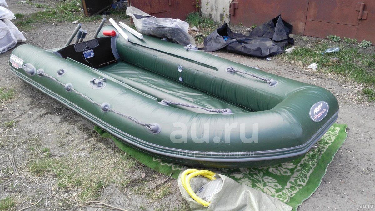 Лодка Кайман 330